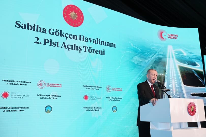أردوغان يفتتح المدرج الثاني في مطار صبيحة بإسطنبول التركية.. يرفع قدرته إلى 85 مليون مسافر سنويا