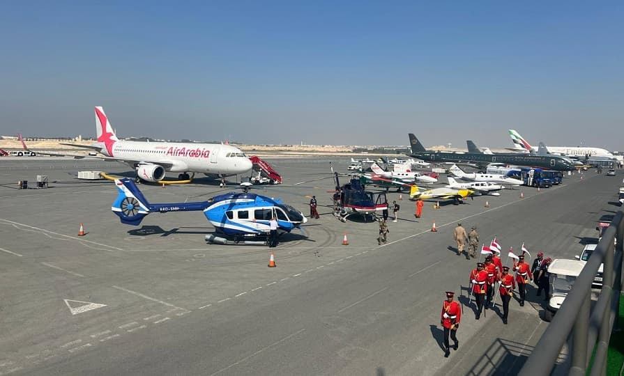 وزير الطيران المدني يغادر إلى المنامة للمشاركة في معرض البحرين الدولي للطيران