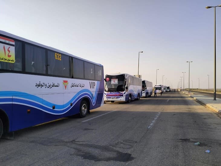 العراق تفوج نحو 1000 معتمر عبر منفذ عرعر الحدودي البري لأول مرة منذ 30 عاما