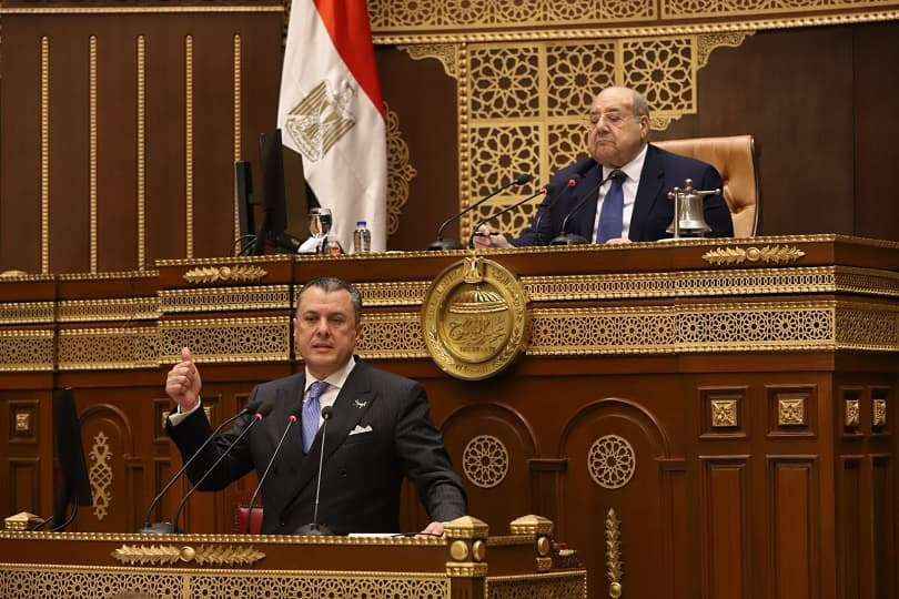 وزير السياحة والآثار يستعرض خطط عمل الوزارة ومستجدات القطاع السياحي بمجلس الشيوخ