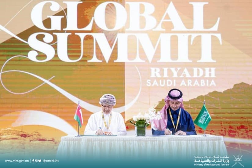 السعودية وسلطنة عمان تتفقان على تبادل الخبرات السياحية بالقمة العالمية للسفر والسياحة