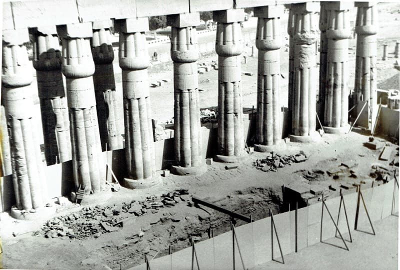 تعرف على تاريخ اكتشاف خبيئة معبد الأقصر في الذكرى الـ34 له.. بالصور
