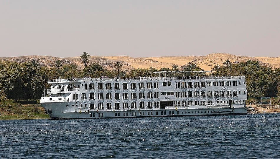 السياحة: حصول 43 فندقا عائما على شهادة السلامة الصحية حتى الآن