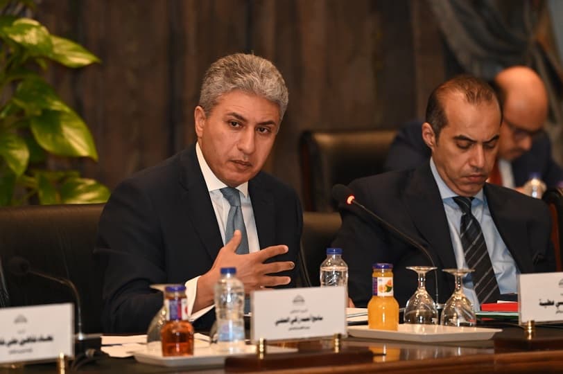 وزير السياحة والآثار يستعرض خطة الوزارة أمام اللجنة البرلمانية لدراسة برنامج الحكومة