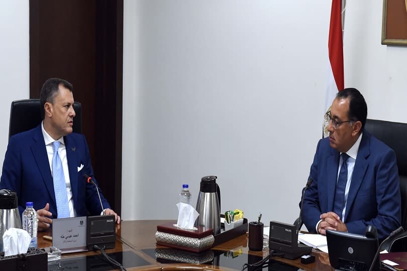 مدبولي يستعرض مع وزير السياحة الحوافز المقترحة لتشجيع الاستثمارات في القطاع الفندقي