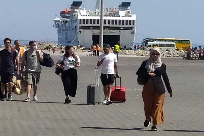 وصول أولى الرحلات السياحية الأردنية إلى ميناء نويبع وعلى متنها 205 سائحين