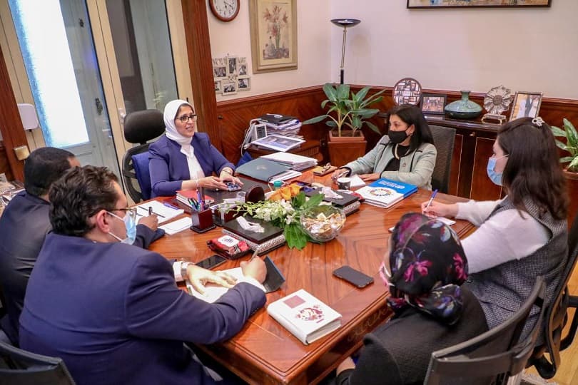 الصحة: التنسيق لتوفير لقاح كورونا لتطعيم المسافرين والحجاج استعدادا لموسم الحج