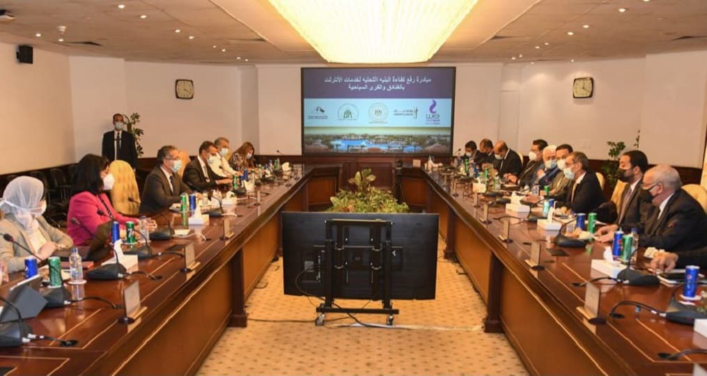 "السياحة" و"الاتصالات" تبحثان توصيل خدمات الإنترنت إلى 40 موقعا ومتحفا أثريا