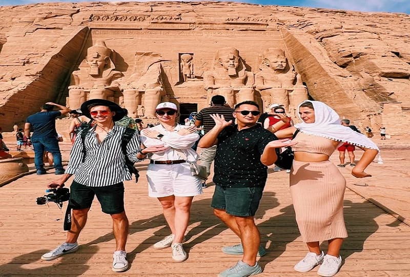"السياحة" تستضيف أشهر مقدمي البرامج في دول البلطيق لزيارة الأقصر وأسوان