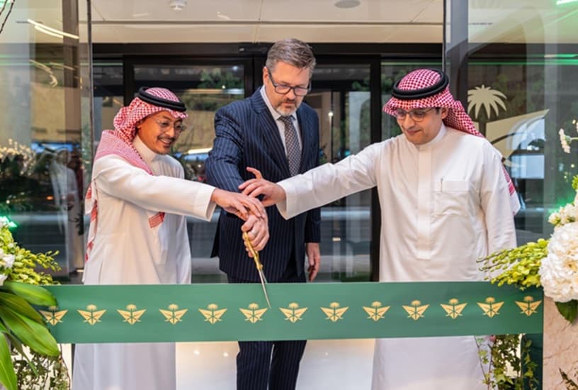 الخطوط السعودية تفتتح فرعها الذكي الثاني في جدة لتعزيز خدماتها الرقمية