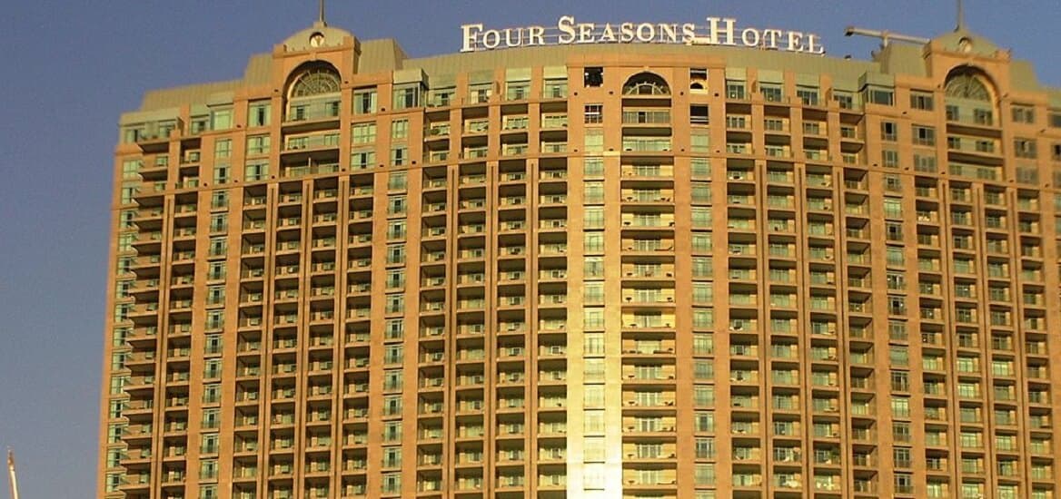 المملكة القابضة: اتمام بيع 23.75% من فنادق "Four Seasons" لإحدى شركات "بيل جيتس"