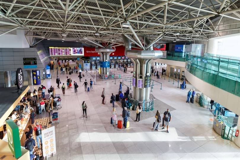 وقت الانتظار في مطار فارو بالبرتغال يصل لأدنى مستوى له بعد إلغاء "SEF".. تفاصيل