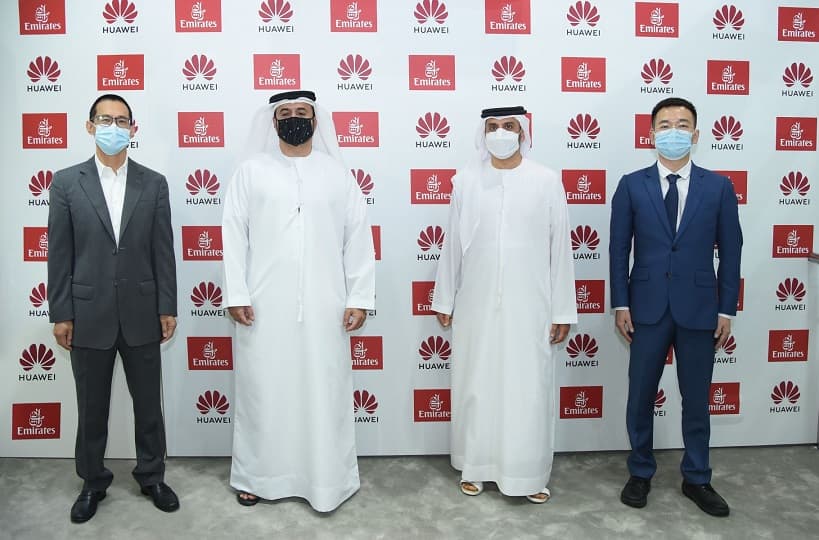طيران الإمارات توقع اتفاقية مع هواوي لتعزيز تجربة المسافرين على تطبيقات المحمول