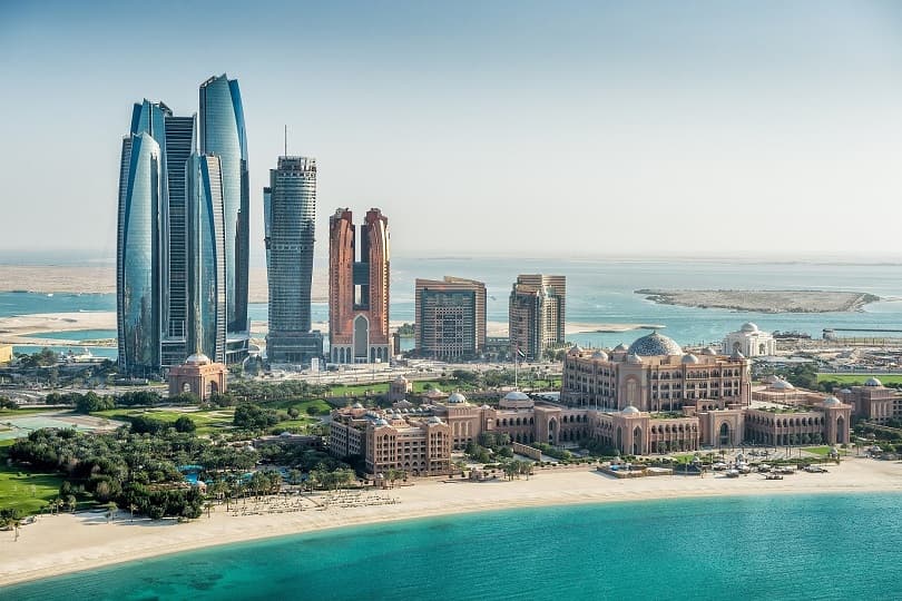 أبوظبي تحدث إجراءات وشروط دخول الإمارة ومنها فحص PCR بدءا من الأحد المقبل