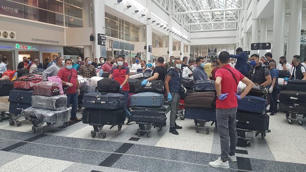 لبنان تبدأ الإغلاق التام الخميس المقبل للسيطرة على كورونا.. وتستثني مطار بيروت