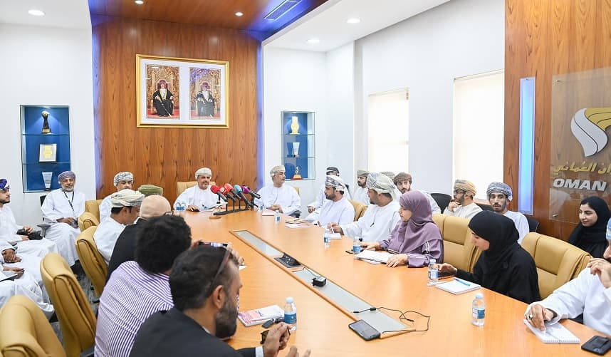 سلطنة عمان تعتمد برنامجا شاملا لإعادة هيكلة شركة الطيران العماني.. بالتفاصيل