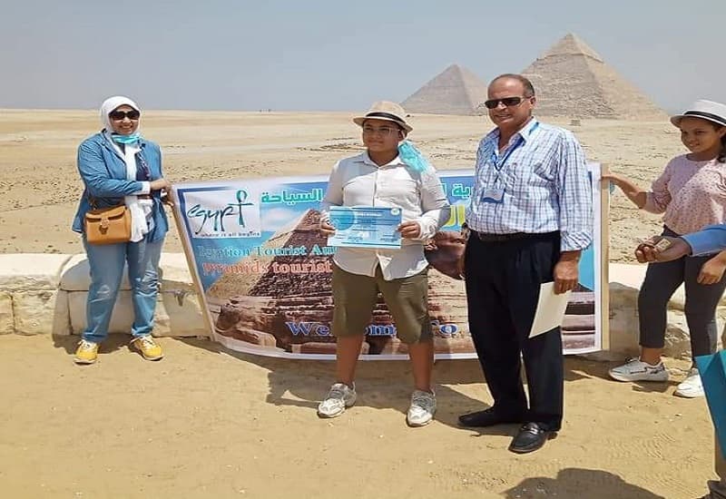 "السياحة" تكرم الأطفال الفائزين في مسابقة ارسم أهرامات الجيزة