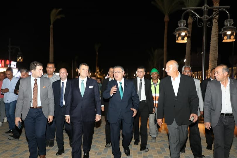 وزير السياحة ومحافظ البحر الأحمر يفتتحان الممشى السياحي بالغردقة بعد تطويره ومنتجعا سياحيا