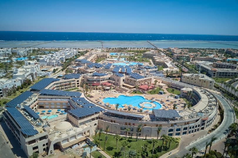 فنادق بيك الباتروس تعلن تشغيل أول محطة للطاقة الشمسية في شرم الشيخ مع اقتراب مؤتمر المناخ