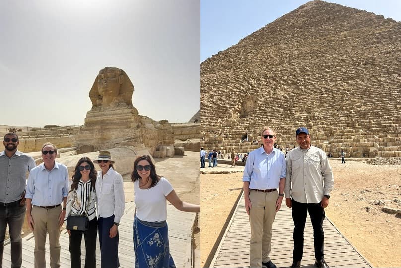 رئيس شركة مايكروسوفت يزور الأهرامات وأبو الهول مع أسرته.. بالصور