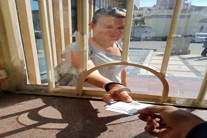 بدء تشغيل المرحلة الأولى من ماكينات الدفع الإلكتروني لتذاكر دخول معابد الأقصر والكرنك