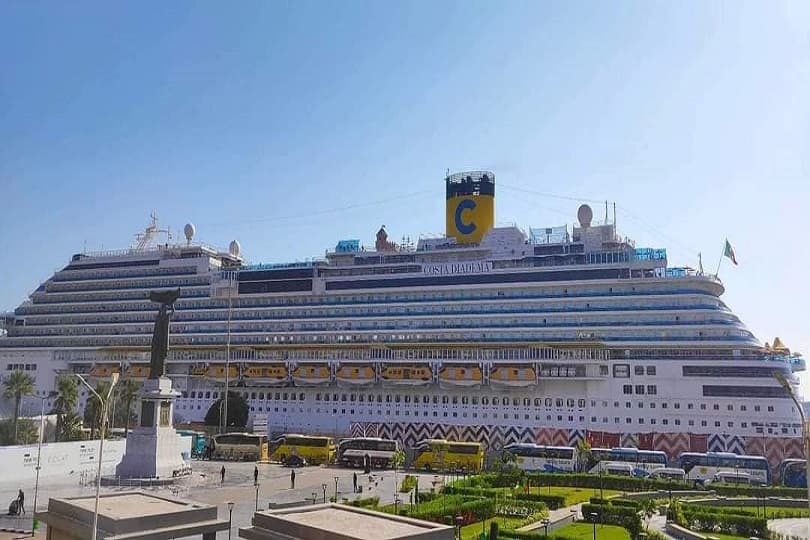 ميناء بورسعيد يستقبل سفينة الأحلام COSTA DIADEMA وعلى متنها 2973 سائحا
