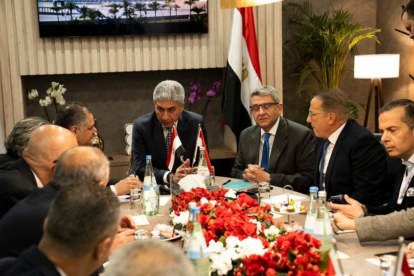 وزير السياحة: تأثير أحداث المنطقة على الحركة السياحية الوافدة لمصر محدود.. ووضع خطة للتعامل مع الموقف