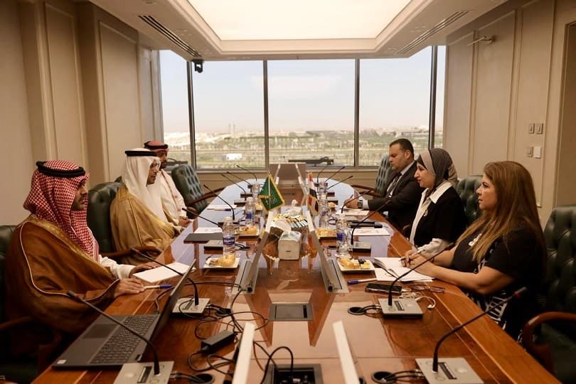 نائب وزير السياحة تبحث مع رئيس الهيئة السعودية للبحر الأحمر التعاون في مجال السياحة الساحلية