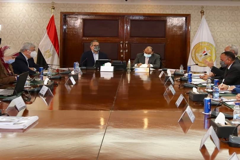 وزيرا السياحة والآثار والتنمية المحلية يستعرضان مقترحات تطوير مدينة إسنا التاريخية