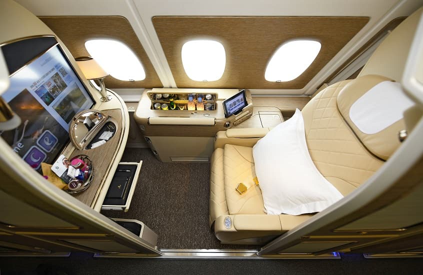 طيران الإمارات تعيد إلى الخدمة أول طائرة إيرباص A380 بعد تحديثها بالكامل.. ضمن 120 طائرة