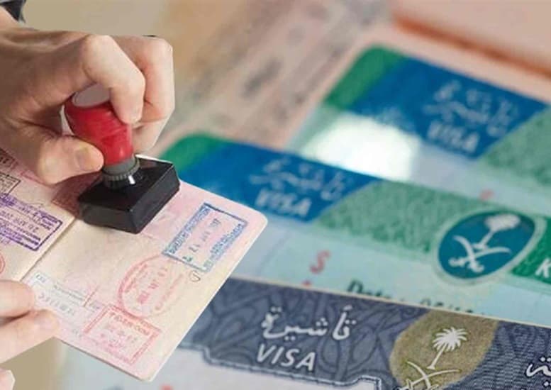 السعودية تمد تأشيرات الزيارة المنتهية منذ 25 فبراير دون غرامات حتى 18 أبريل 2026