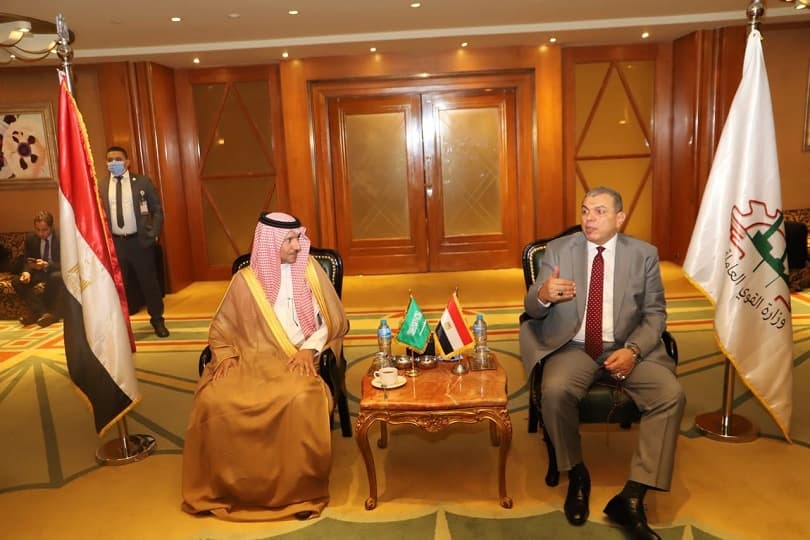 مصر والسعودية تناقشان أحوال العمالة المصرية وتسهيل عودة من تلقوا تطعيم كورونا