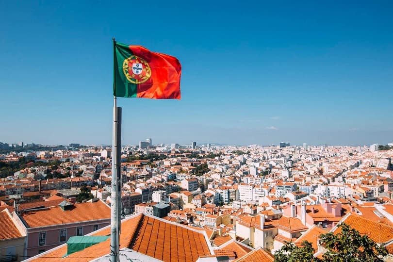 البرتغال تسجل 2.7 مليون سائح و6.8 مليون ليلة سياحية في أبريل 2023