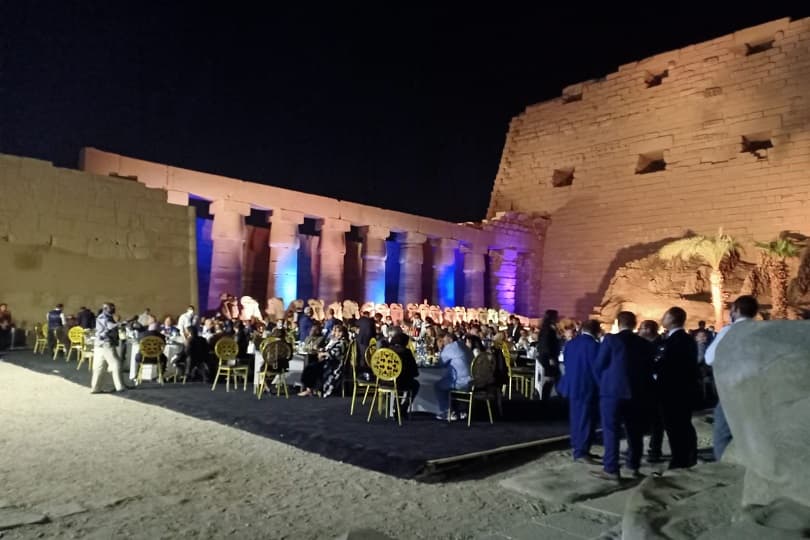 الأقصر تحتفل بيوم المدن العالمي من أمام معبد الكرنك
