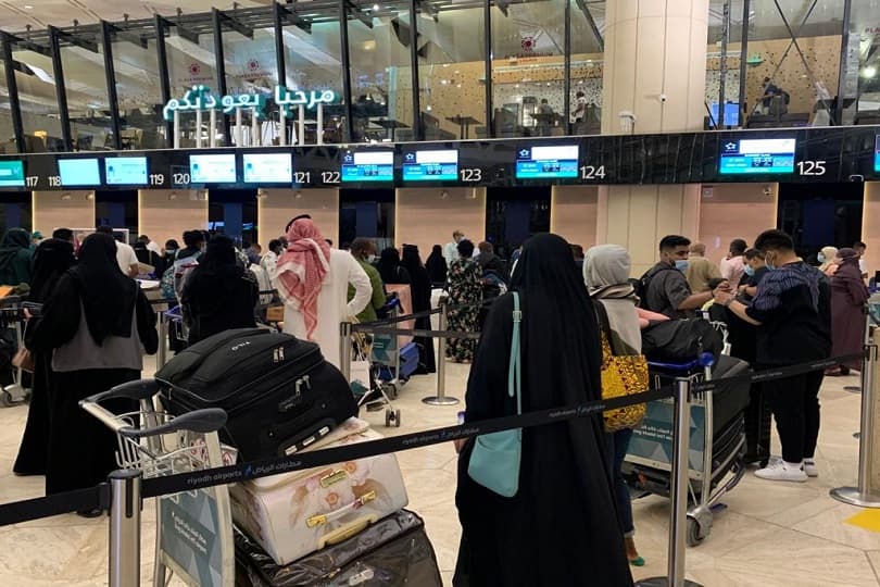 "الداخلية" السعودية: 19 ألف مواطن غادروا المملكة عبر المنافذ الجوية والبرية خلال 36 ساعة
