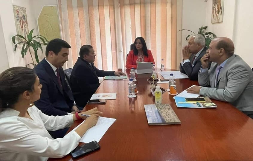 "السياحة" تبحث زيادة الحركة السياحية الوافدة من أوزبكستان وكوريا الجنوبية