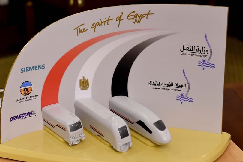 توقيع عقد تنفيذ الخط الأول للقطار الكهربائي السريع بين العين السخنة ومطروح.. بالتفاصيل