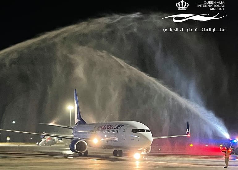 مطار الملكة علياء بالأردن يستقبل أولى رحلات "أناضول جيت" من مدينة طرابزون التركية