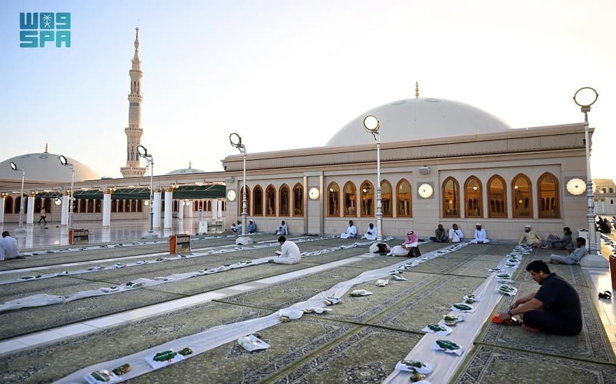 السعودية: تجهيز سطح المسجد النبوي لاستقبال 90 ألف مصل وصائم يوميا في رمضان.. صور