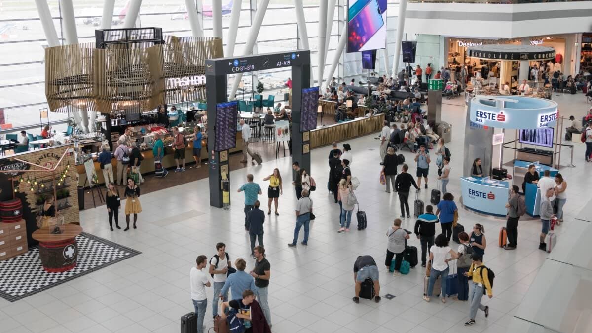 مطار بودابست بالمجر يستقبل 14.7 مليون مسافر في 2023 محققا 91% من مستويات 2019