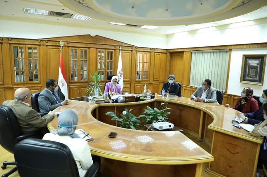 وزيرة الصحة تتابع جاهزية المصانع لبدء تصنيع لقاح كورونا بعد ثبوت فعاليته