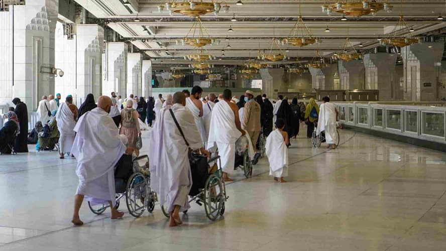 تعرف على حقوق المعتمرين في السعودية خلال موسم العمرة 1447هـ