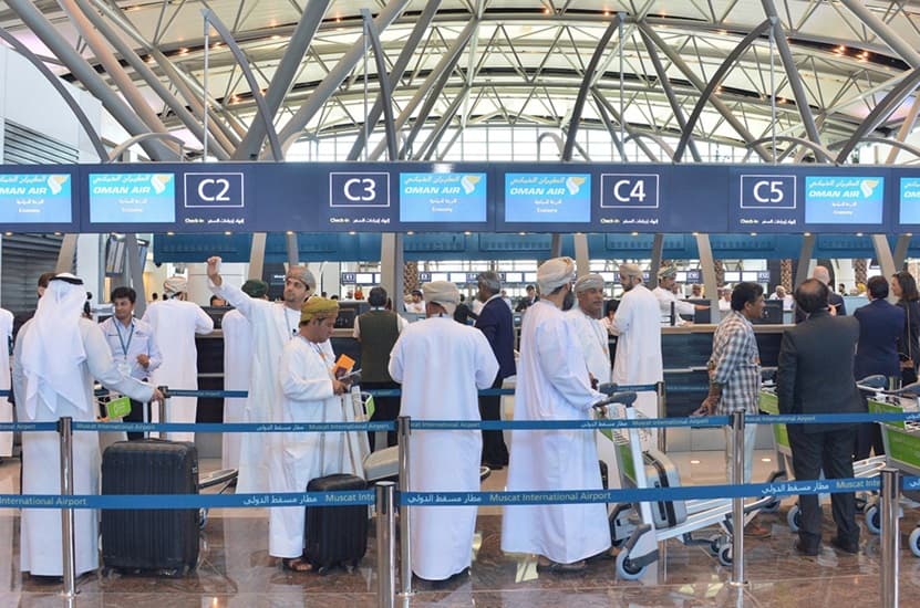 مطارات سلطنة تستقبل 6.9 مليون مسافر خلال النصف الأول من 2025 بانخفاض 2.2%