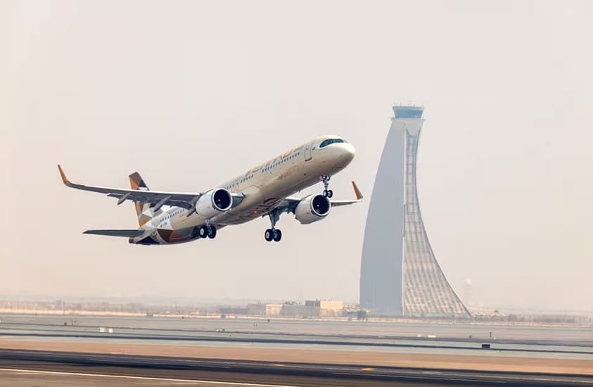 "الاتحاد للطيران" الإماراتية تنقل 20.2 مليون مسافر خلال أول 11 شهر من 2025 بزيادة 20%