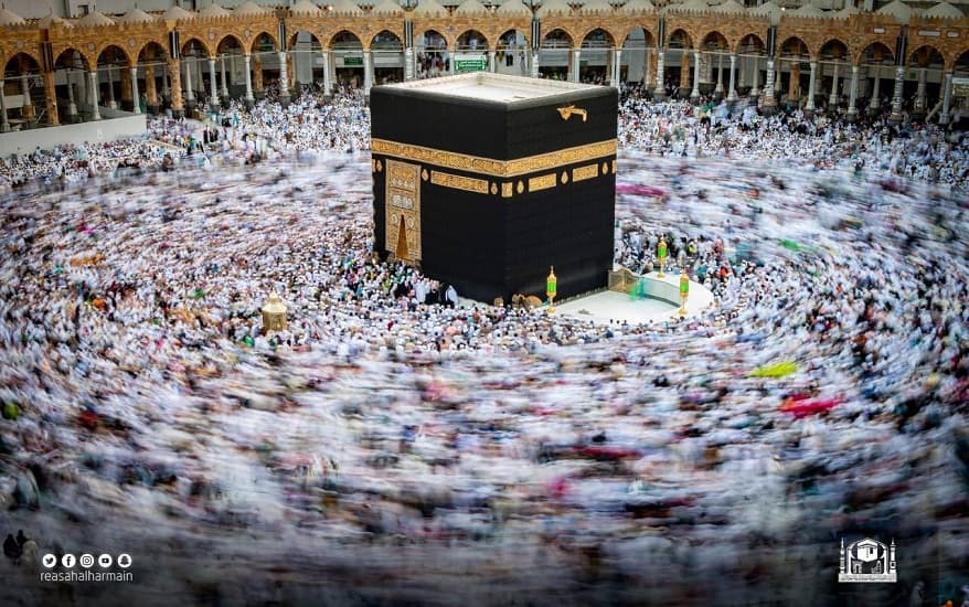 تعرف على تفاصيل ترميم الكعبة المشرفة في العهد السعودي.. صور