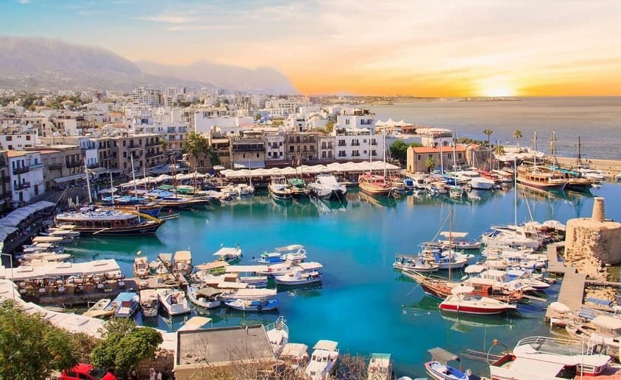 قبرص تضيف إسبانيا وإيطاليا والبرتغال والفاتيكان إلى قائمة الدول الحمراء للسفر