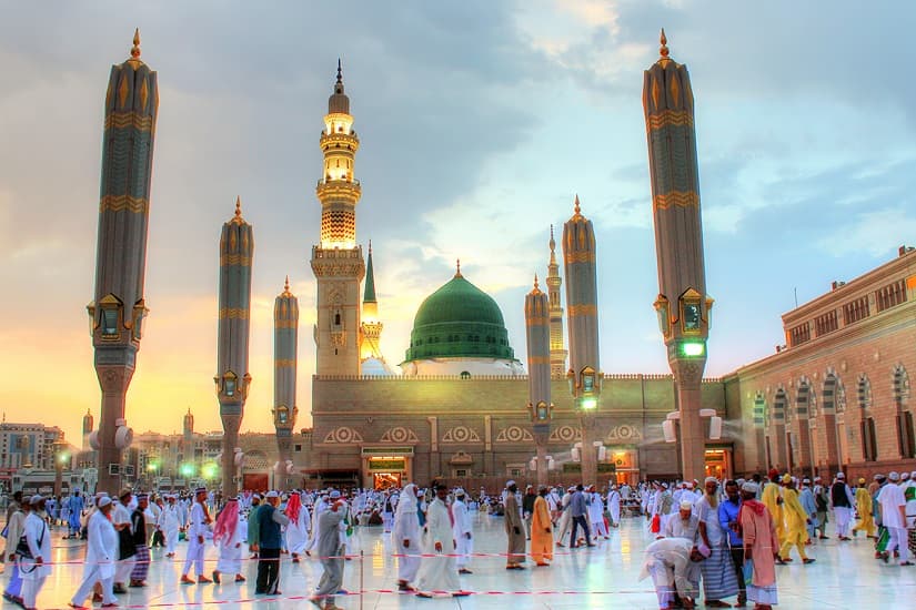 وكالة شئون المسجد النبوي تضيف خدمة حالة إشغال المصليات في تطبيق الحرمين