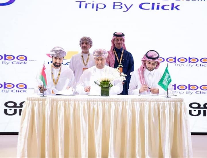 "المطار" السعودية و"جودوبا" السياحية العمانية يوقعان شراكة بالقمة العالمية للسفر والسياحة