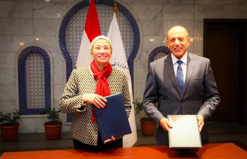 وزيرا الطيران المدني والبيئة توقعان بروتوكول تعاون لدعم العمل البيئي.. تفاصيل