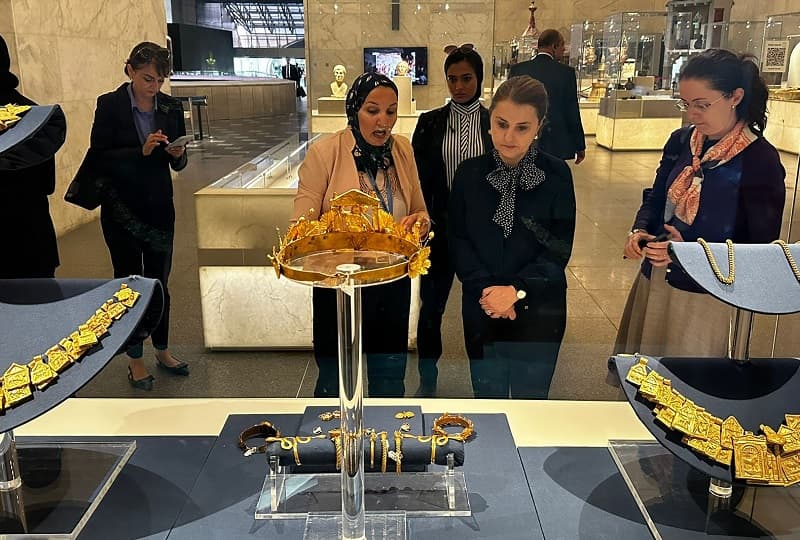 المتحف القومي للحضارة المصرية يستقبل وزيرة الخارجية الرومانية ووزيري الصحة اليوناني والقبرصي